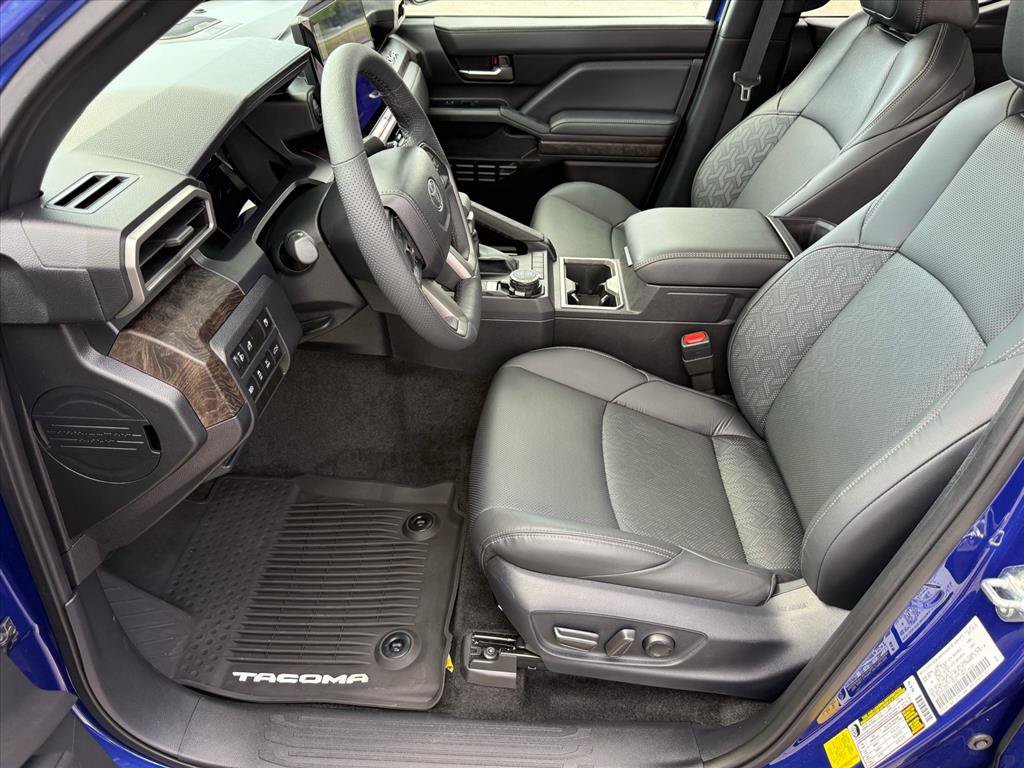 Used 2025 Toyota Tacoma Limited AWD/4WD image 6