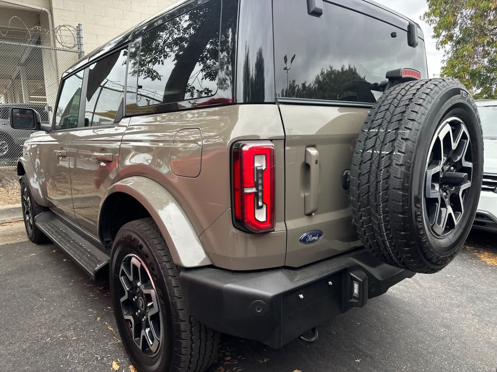 Certified 2025 Ford Bronco Outer Banks AWD/4WD image 6