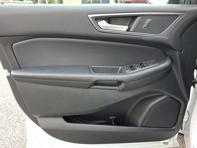 Certified 2022 Ford Edge SE w/ Black Appearance Package AWD/4WD image 12