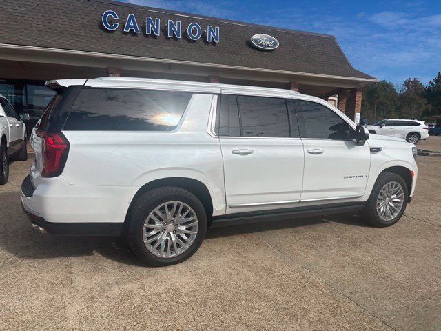 Used 2023 GMC Yukon XL Denali AWD/4WD image 5