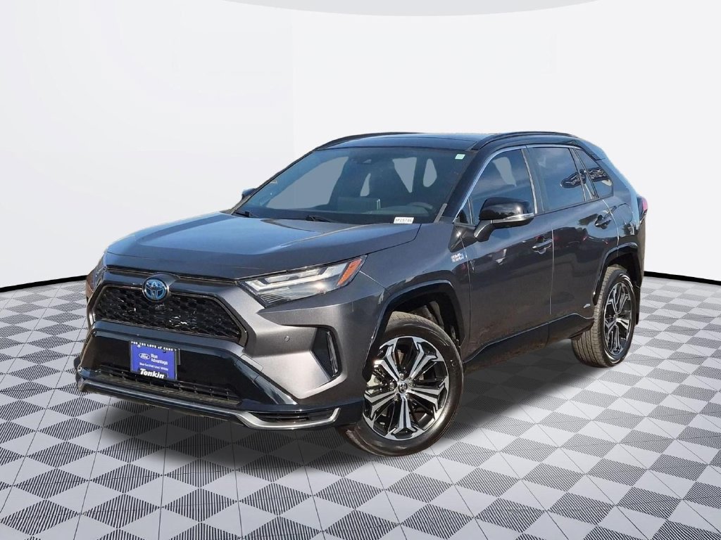 Used 2024 Toyota RAV4 XSE w/ Premium Package AWD/4WD image 2