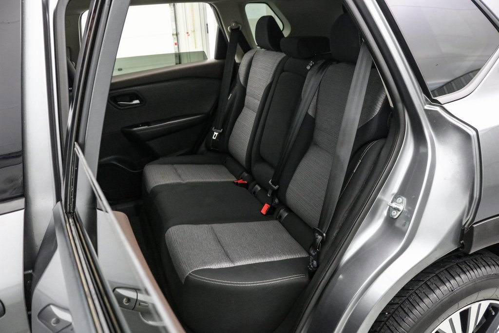 Used 2021 Nissan Rogue SV image 18