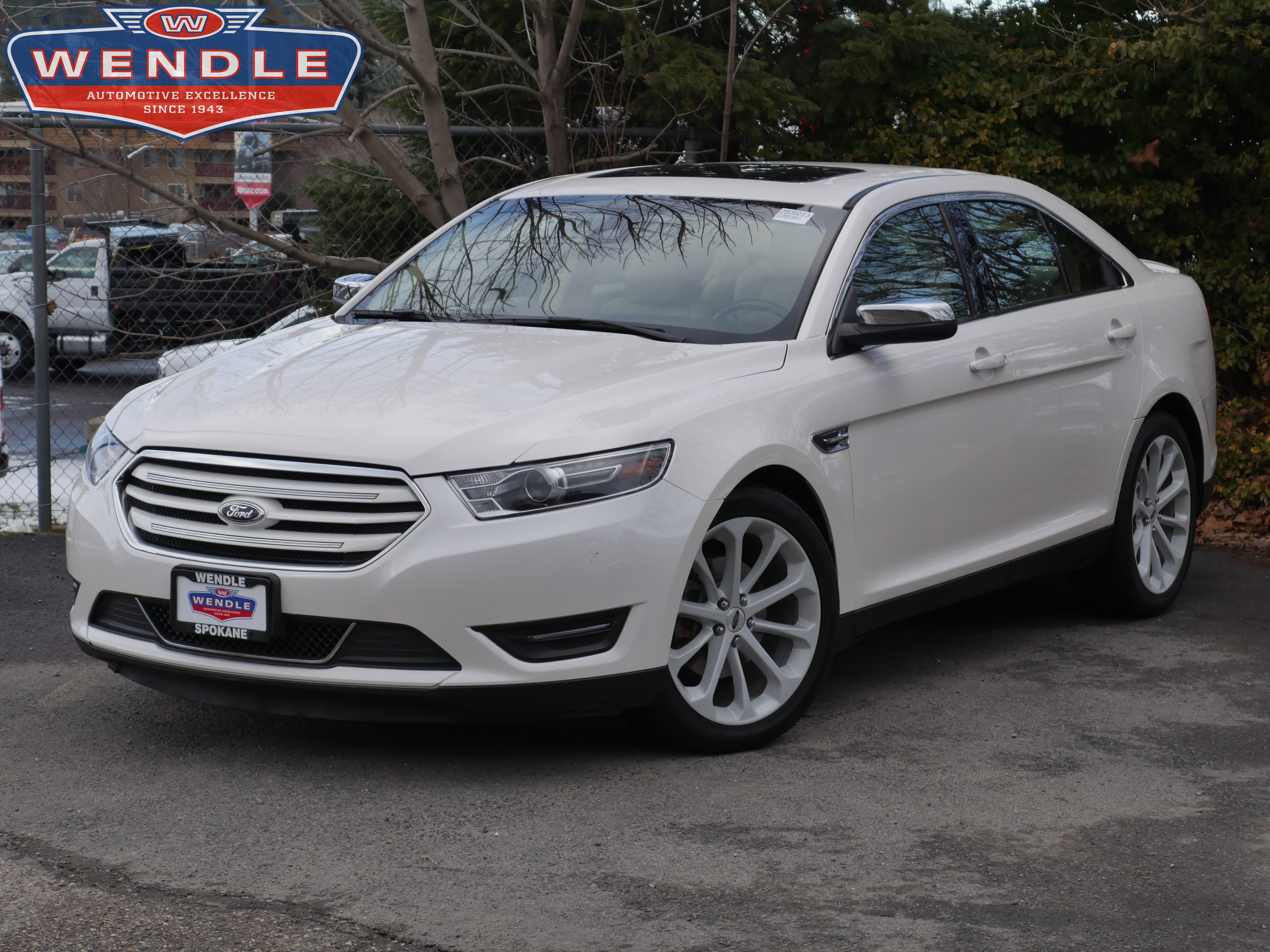 Certified 2017 Ford Taurus Limited image 6
