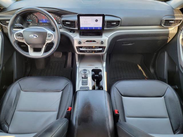 Certified 2022 Ford Explorer XLT w/ Equipment Group 202A image 18