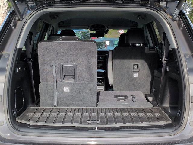 Used 2023 Jeep Grand Cherokee L Limited w/ Luxury Tech Group II image 12