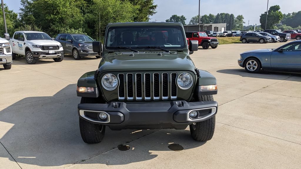 Used 2022 Jeep Gladiator Overland w/ Dual Top Group AWD/4WD image 8