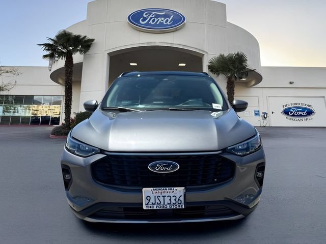 Certified 2023 Ford Escape SE w/ PHEV Premium Package FWD image 3