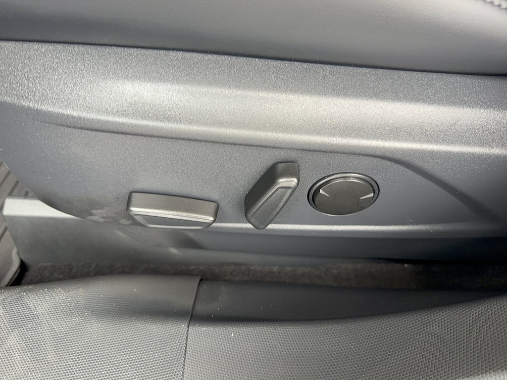 Certified 2024 Ford Mustang Mach-E Select RWD image 32