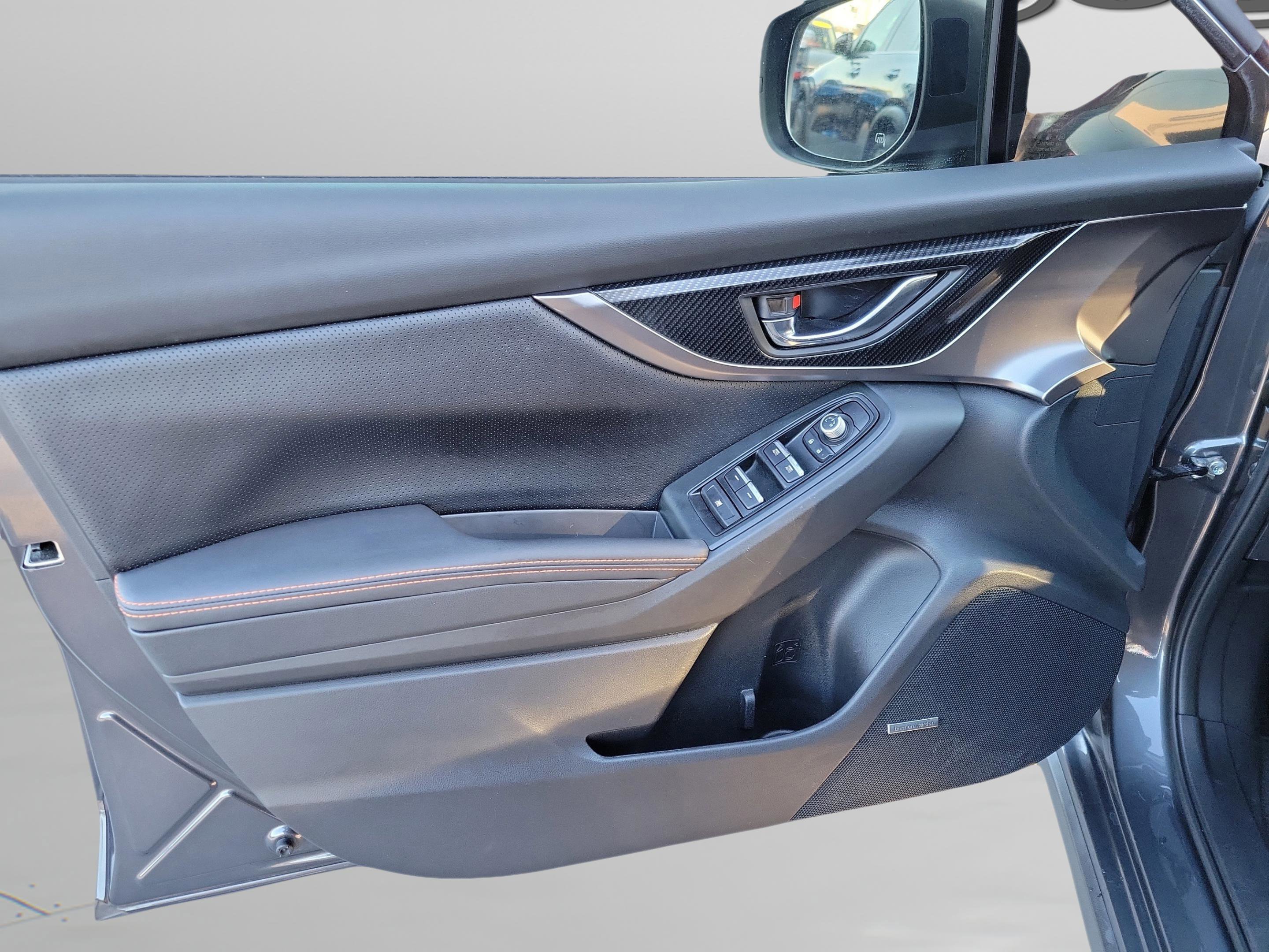 Used 2020 Subaru Crosstrek 2.0i Limited w/ Moonroof Package w/Navigation image 6