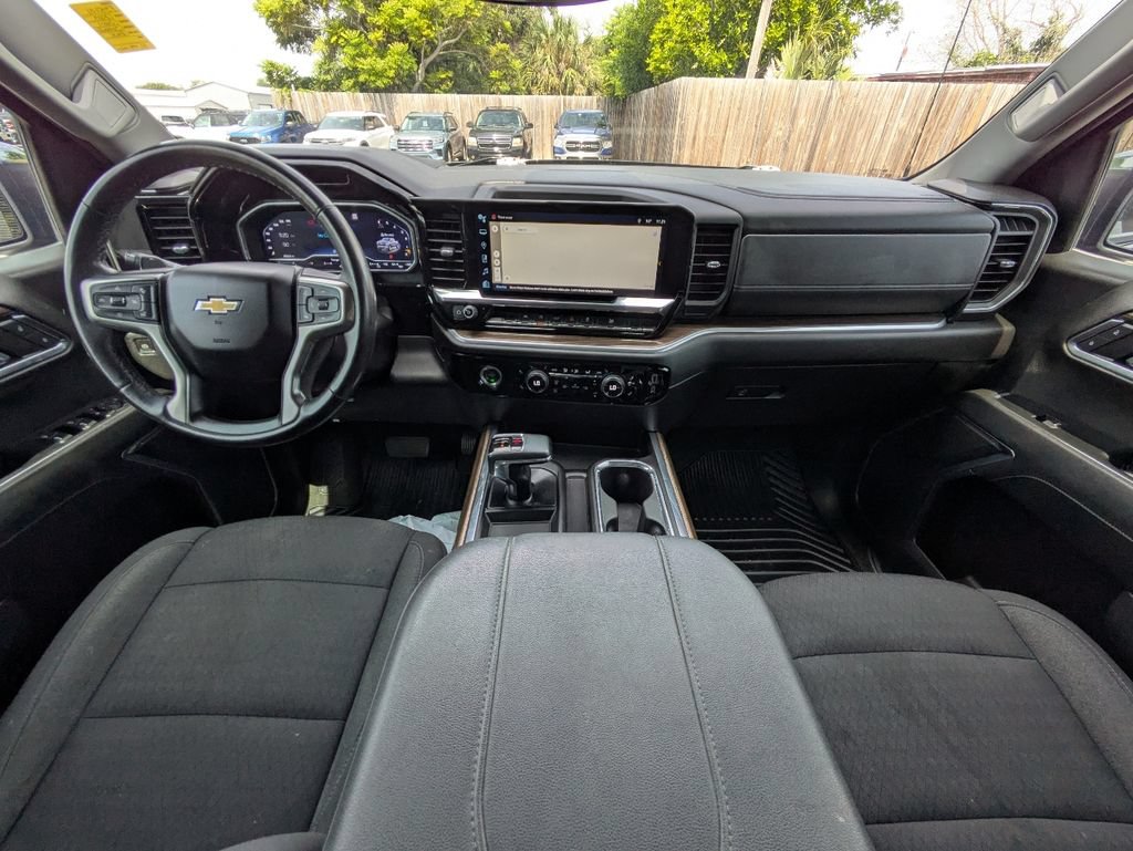 Used 2023 Chevrolet Silverado 1500 LT RWD image 15