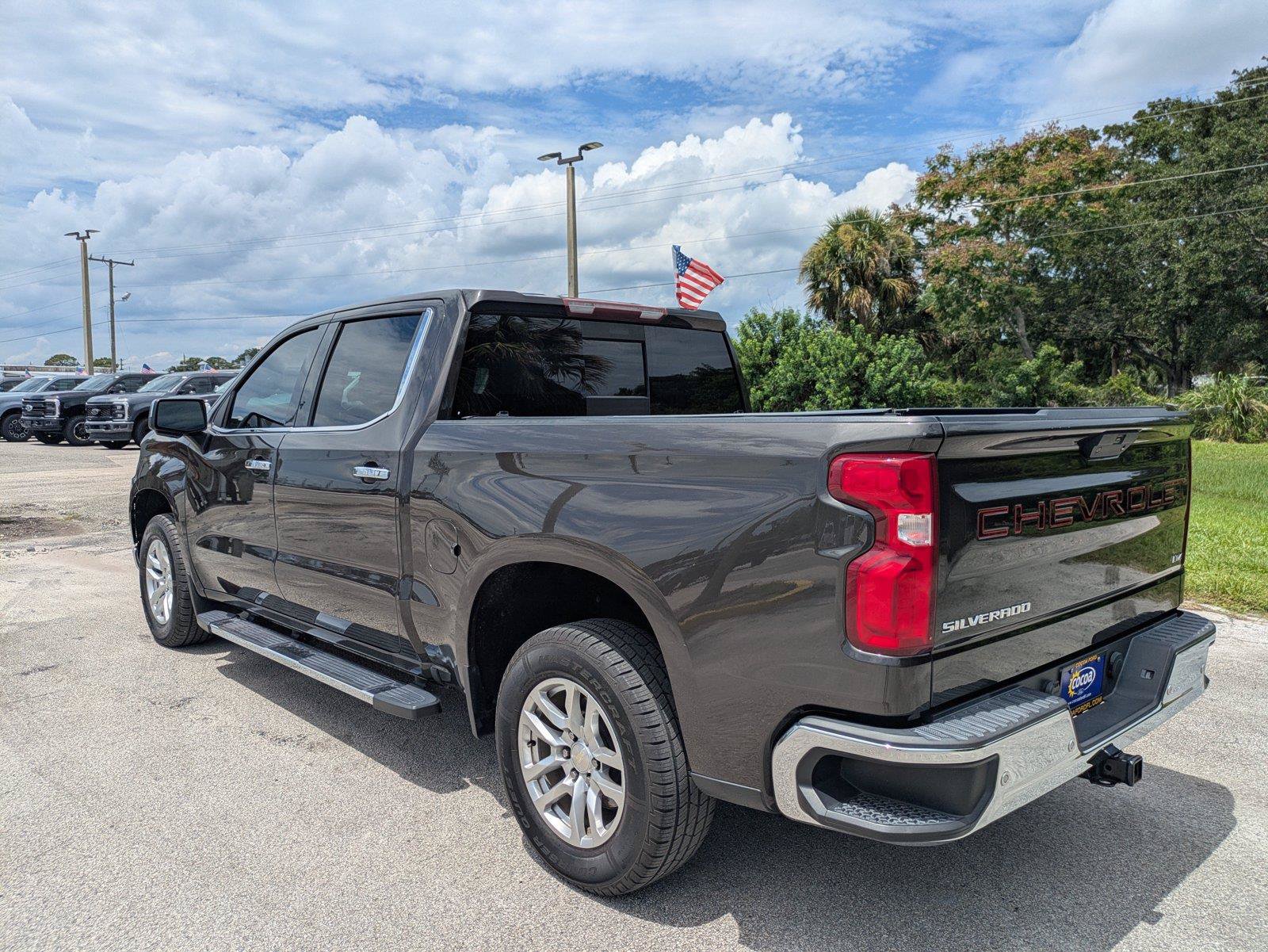 Used 2021 Chevrolet Silverado 1500 LTZ w/ Safety Package II RWD image 12