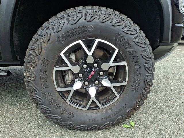 Used 2024 GMC Canyon AT4X AWD/4WD image 13