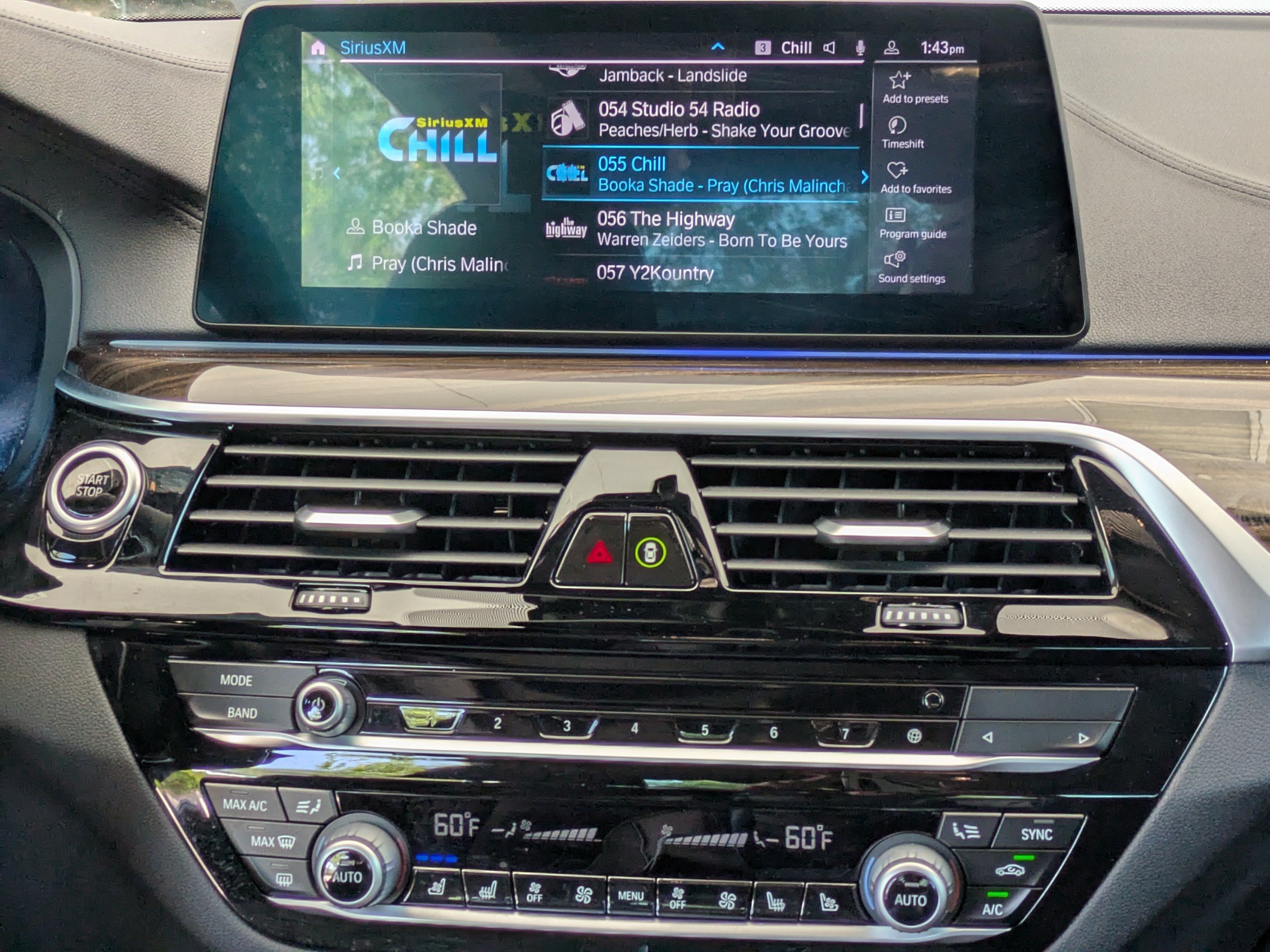 Used 2020 BMW 530e w/ Executive Package RWD image 18