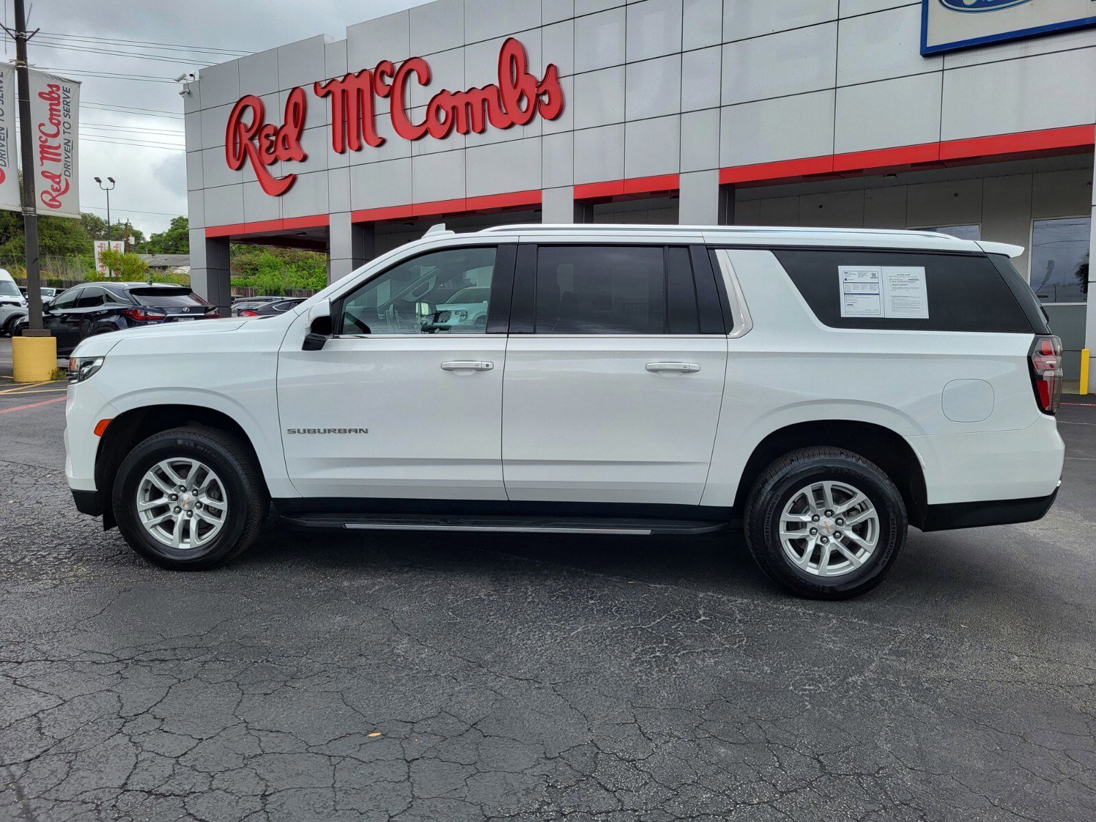 Used 2024 Chevrolet Suburban LT image 6