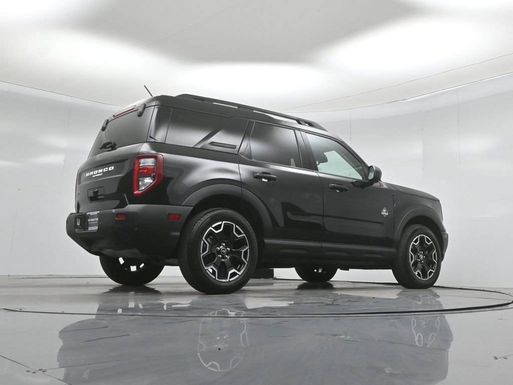 Certified 2025 Ford Bronco Sport Outer Banks w/ Outer Banks Tech Package+ AWD/4WD image 49