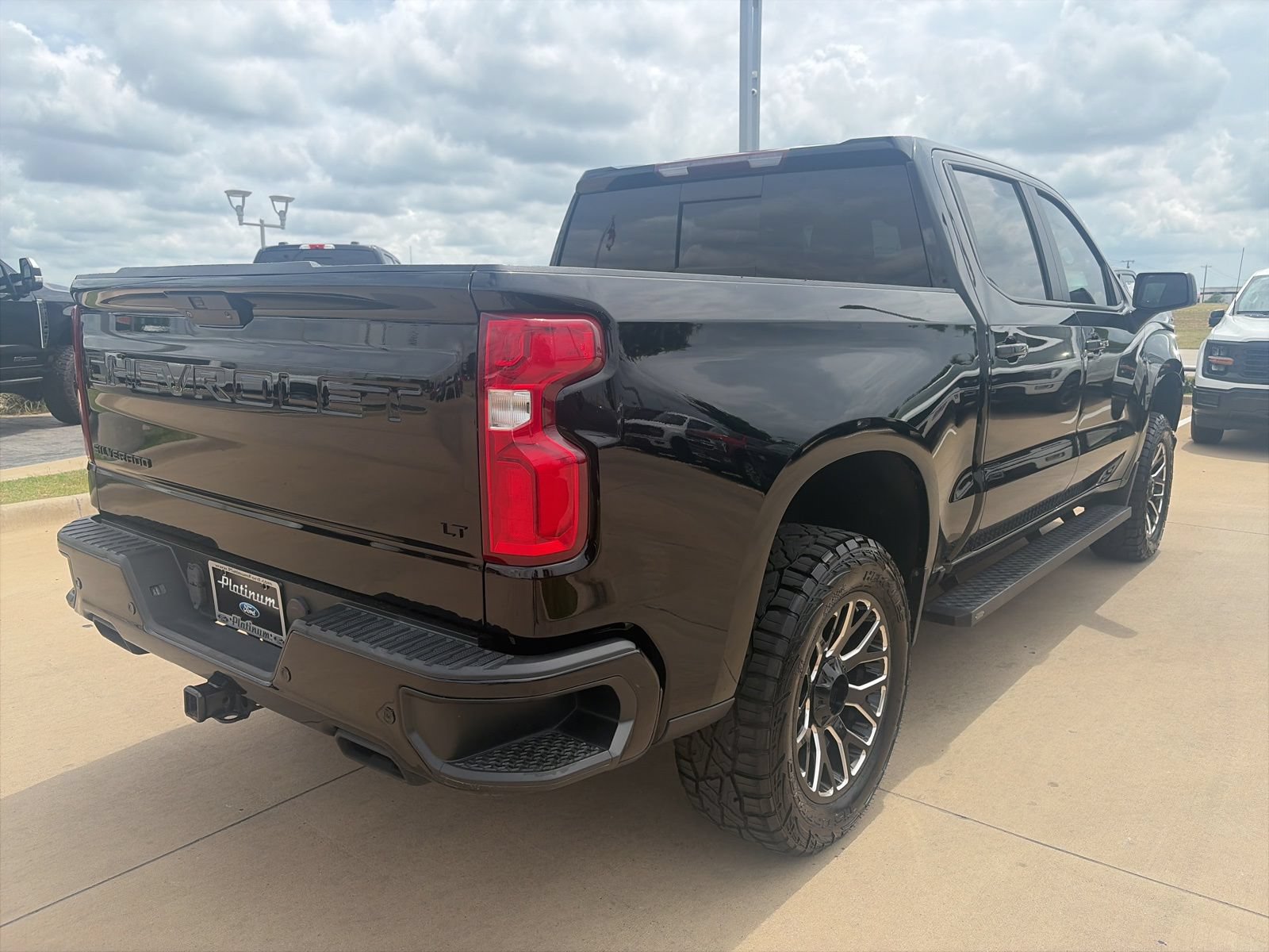 Used 2022 Chevrolet Silverado 1500 LT Trail Boss w/ LT Trail Boss Premium Package AWD/4WD image 5