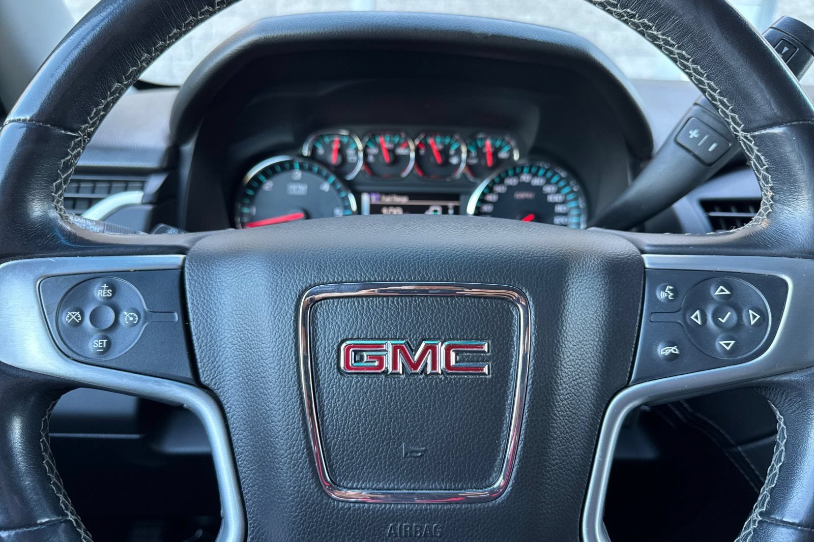 Used 2020 GMC Yukon SLE w/ SLE Value Package AWD/4WD image 26