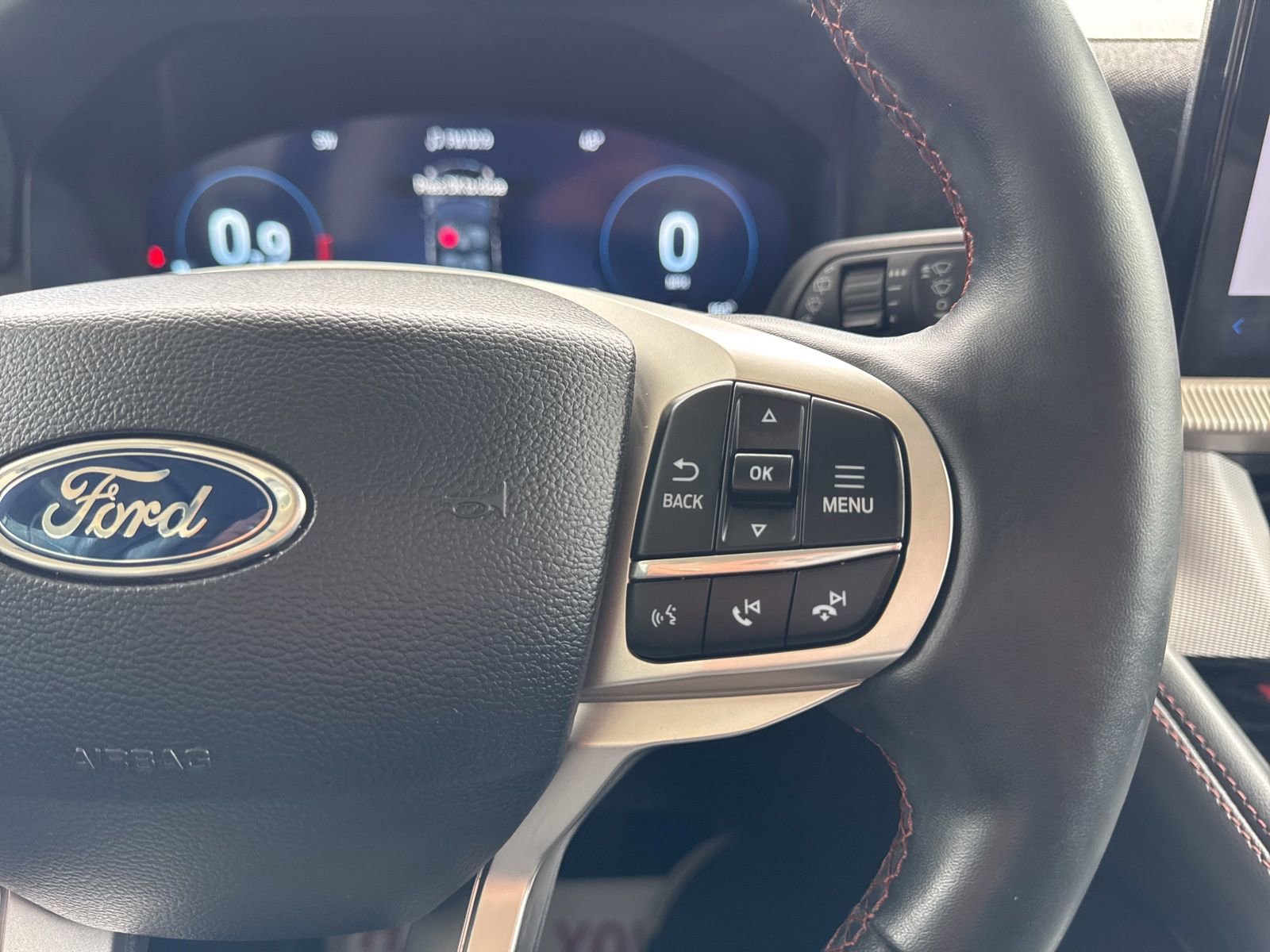 Certified 2025 Ford Explorer Active w/ Active Comfort Package AWD/4WD image 31