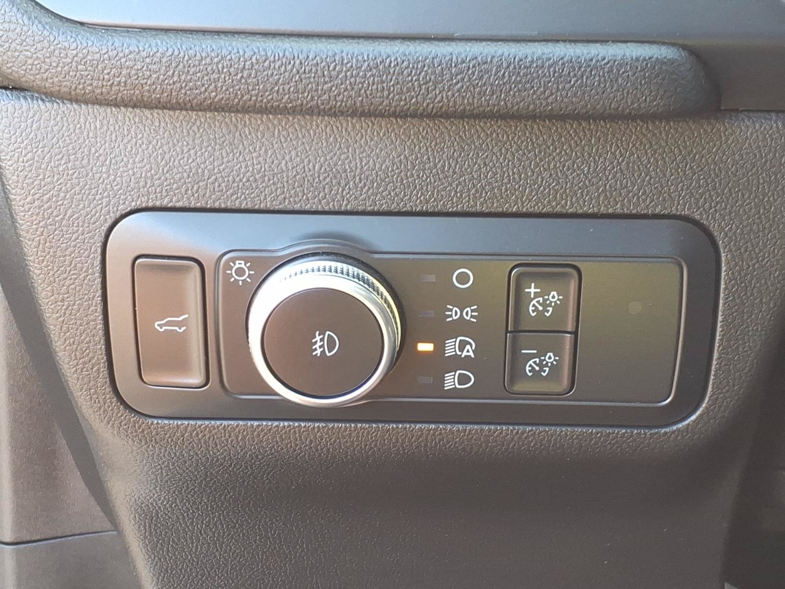 Certified 2022 Ford Escape SEL w/ SEL Stealth AWD Package image 18