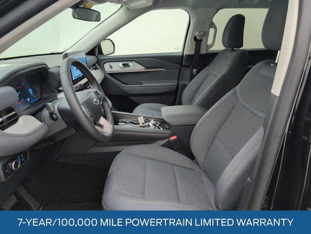 Certified 2025 Ford Explorer Active RWD image 4