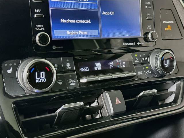 Used 2020 Toyota Highlander XLE FWD image 18
