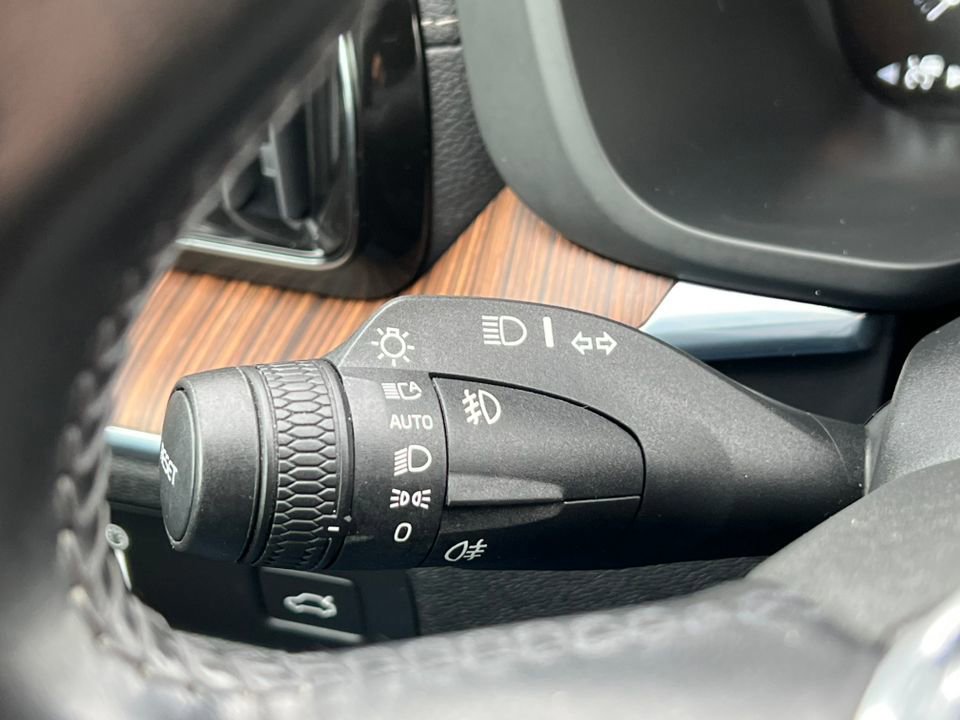 Used 2020 Volvo XC60 T6 Inscription w/ Protection Package Premier image 23