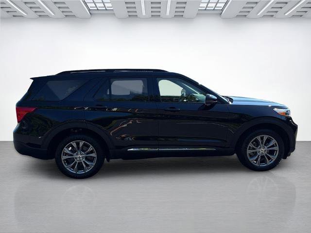 Certified 2023 Ford Explorer XLT w/ Equipment Group 202A AWD/4WD image 8