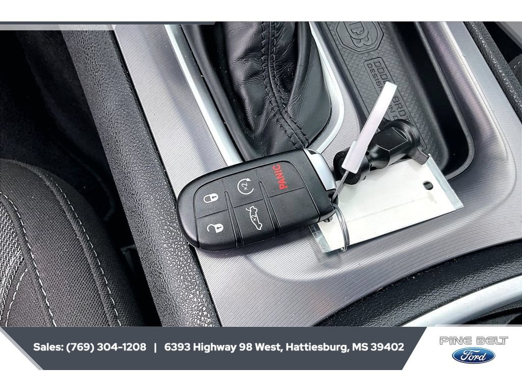 Used 2021 Dodge Charger SXT RWD image 9