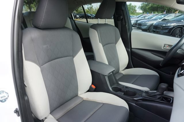 Used 2024 Toyota Corolla LE FWD image 2
