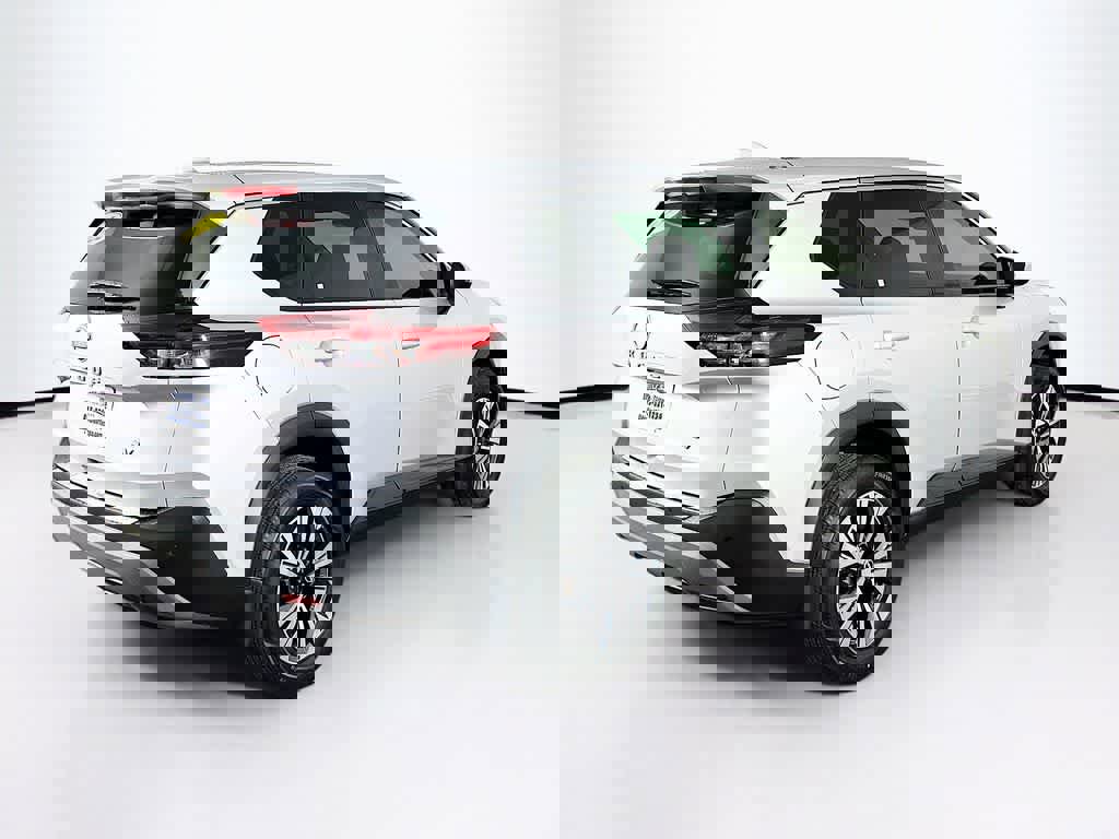 Used 2022 Nissan Rogue SV image 25