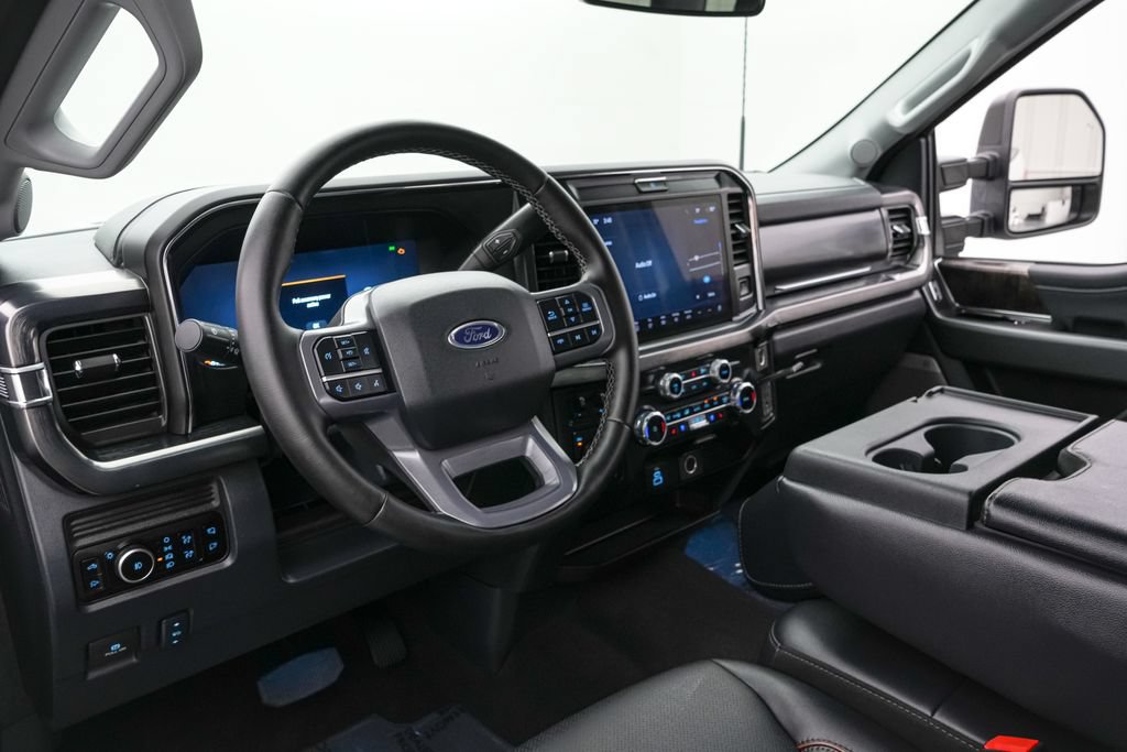 Certified 2025 Ford F250 Lariat w/ Black Appearance Package AWD/4WD image 13