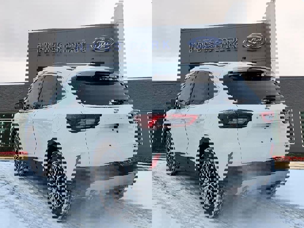 Certified 2025 Ford Escape Premium w/ PHEV Premium Package image 3