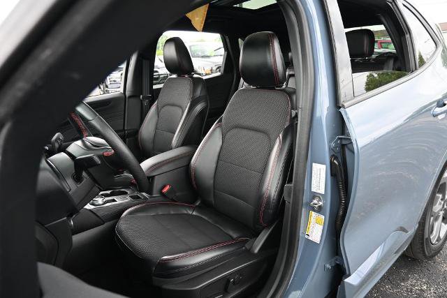 Certified 2023 Ford Escape ST-Line w/ Tech Pack #1 FWD image 23