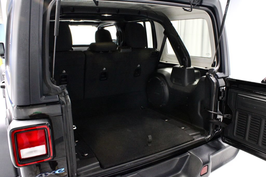 Used 2023 Jeep Wrangler Unlimited w/ Cold Weather Group AWD/4WD image 13