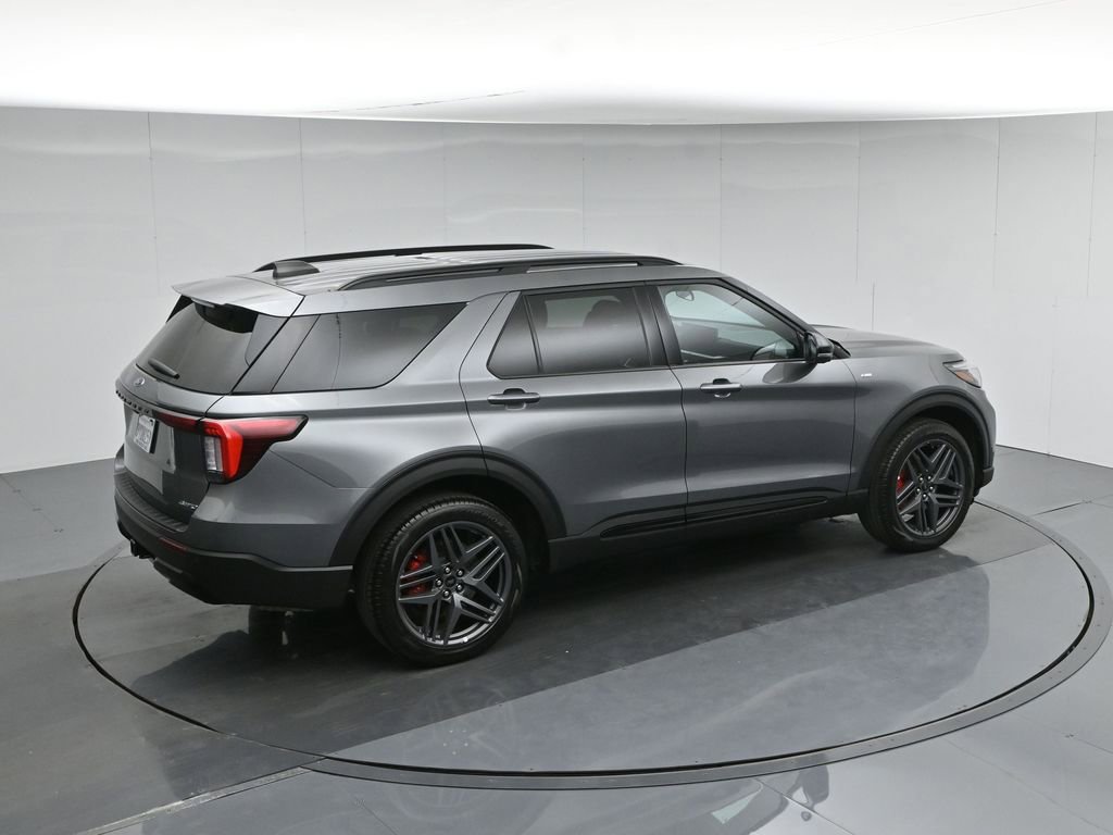 Certified 2025 Ford Explorer ST-Line w/ ST-Line Street Pack AWD/4WD image 42