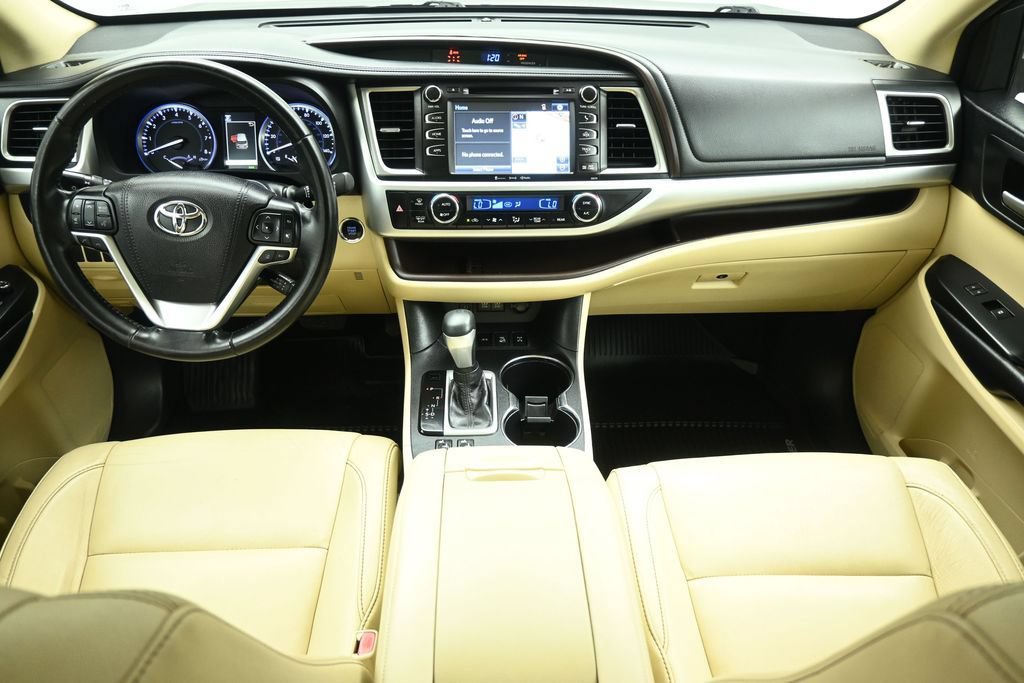 Used 2018 Toyota Highlander XLE AWD/4WD image 22