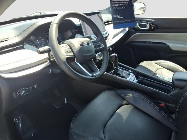 Used 2025 Jeep Compass Limited AWD/4WD image 15