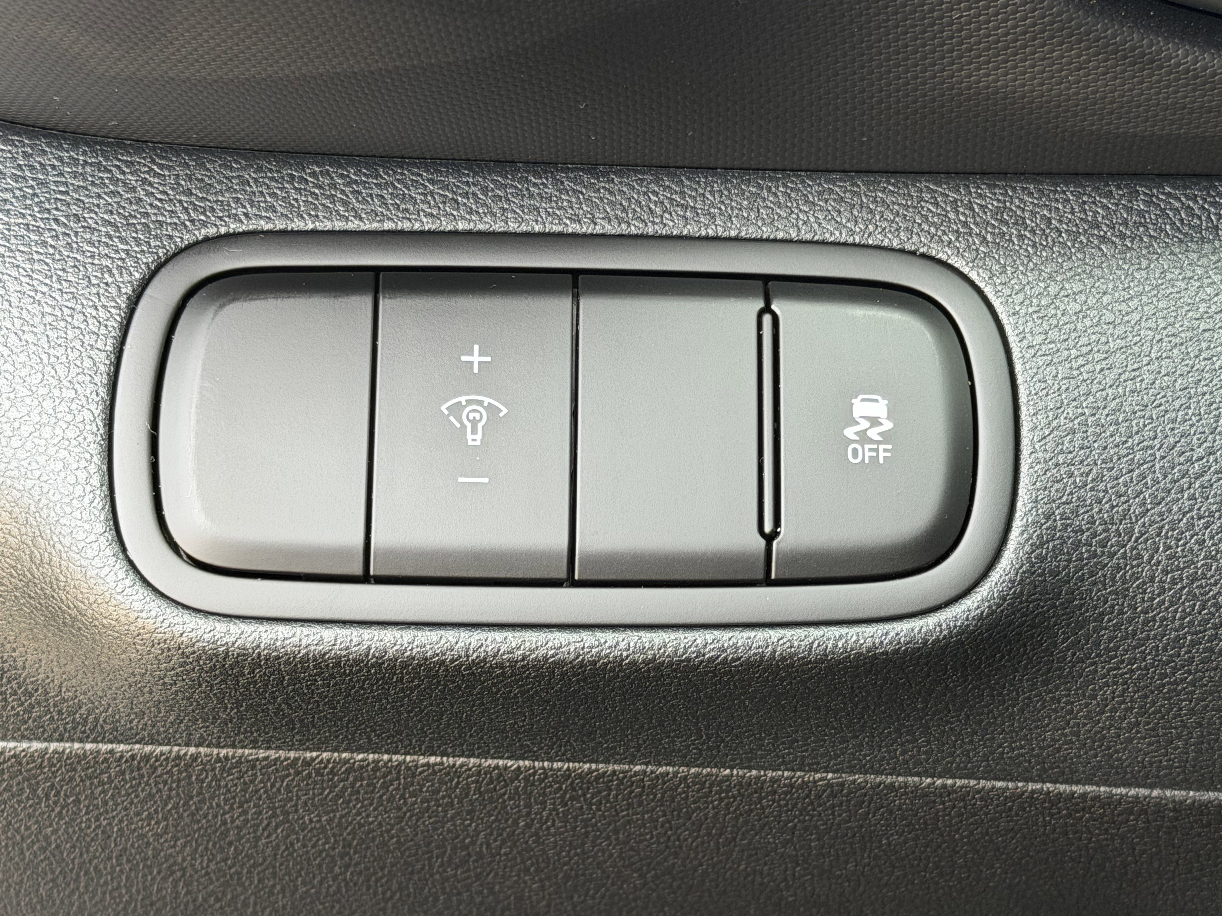 Used 2024 Hyundai Kona SEL w/ Convenience Package FWD image 43