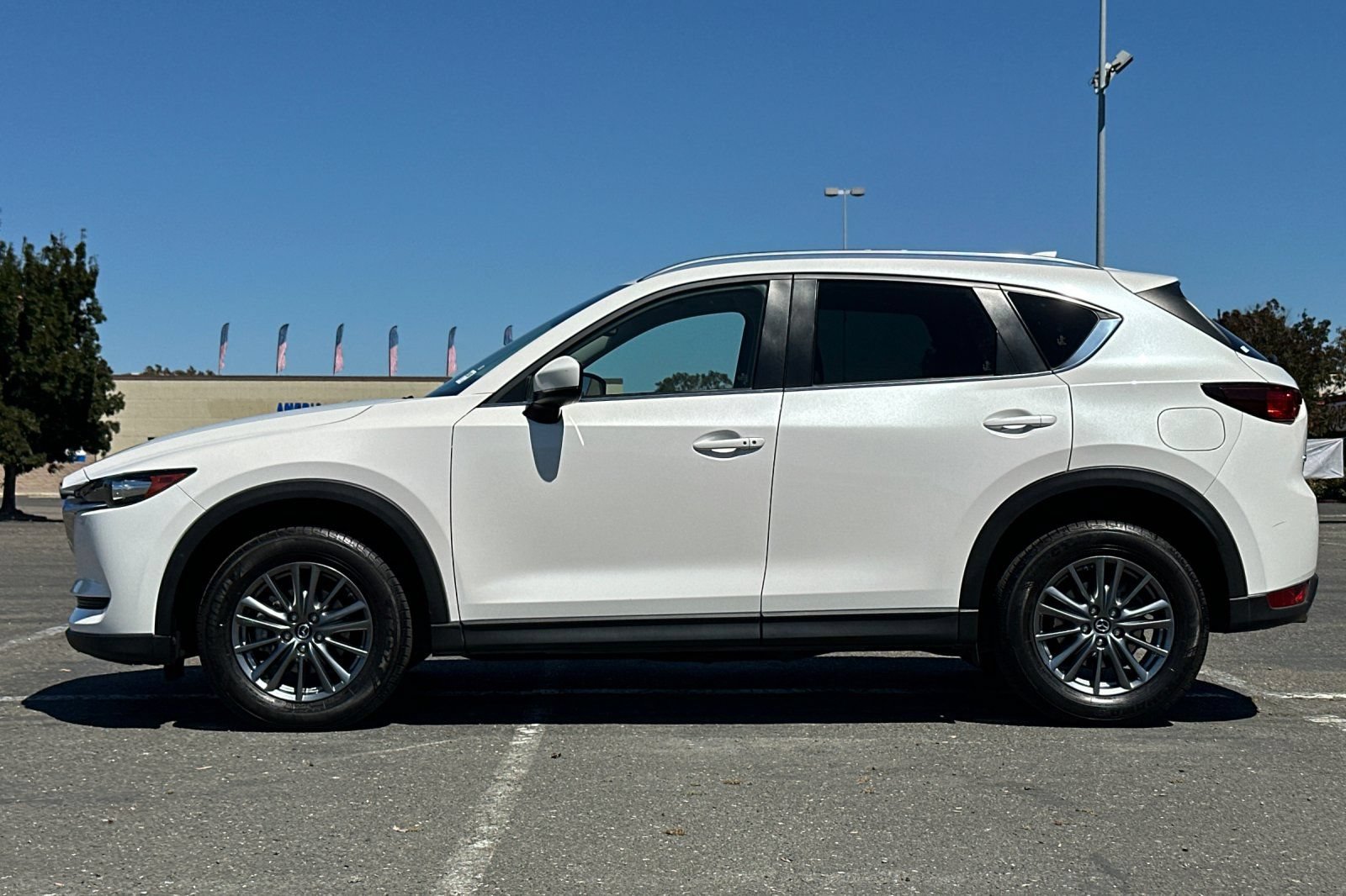 Used 2017 MAZDA CX-5 Touring w/ Preferred Equipment Package FWD image 7