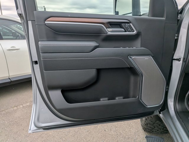 Used 2025 GMC Sierra 2500 Denali w/ Technology Package AWD/4WD image 12