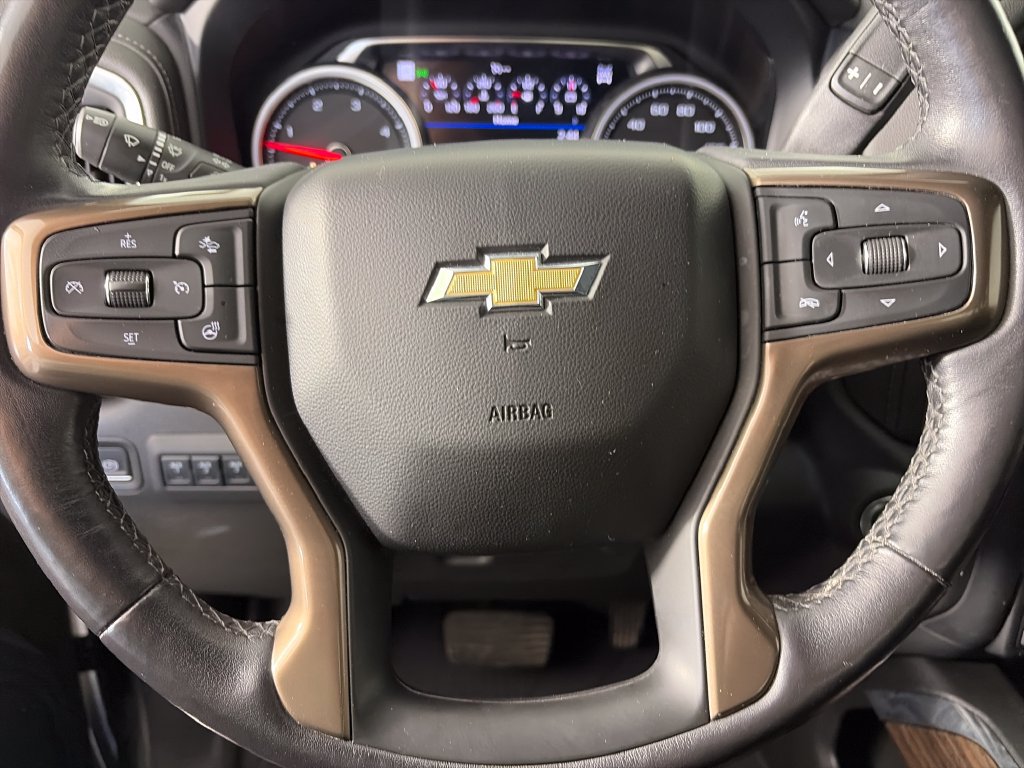 Used 2022 Chevrolet Silverado 3500 High Country AWD/4WD image 16