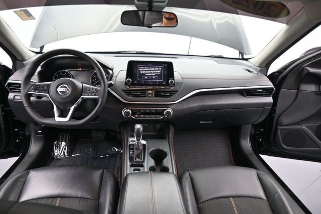 Used 2022 Nissan Altima 2.5 SR AWD/4WD image 21