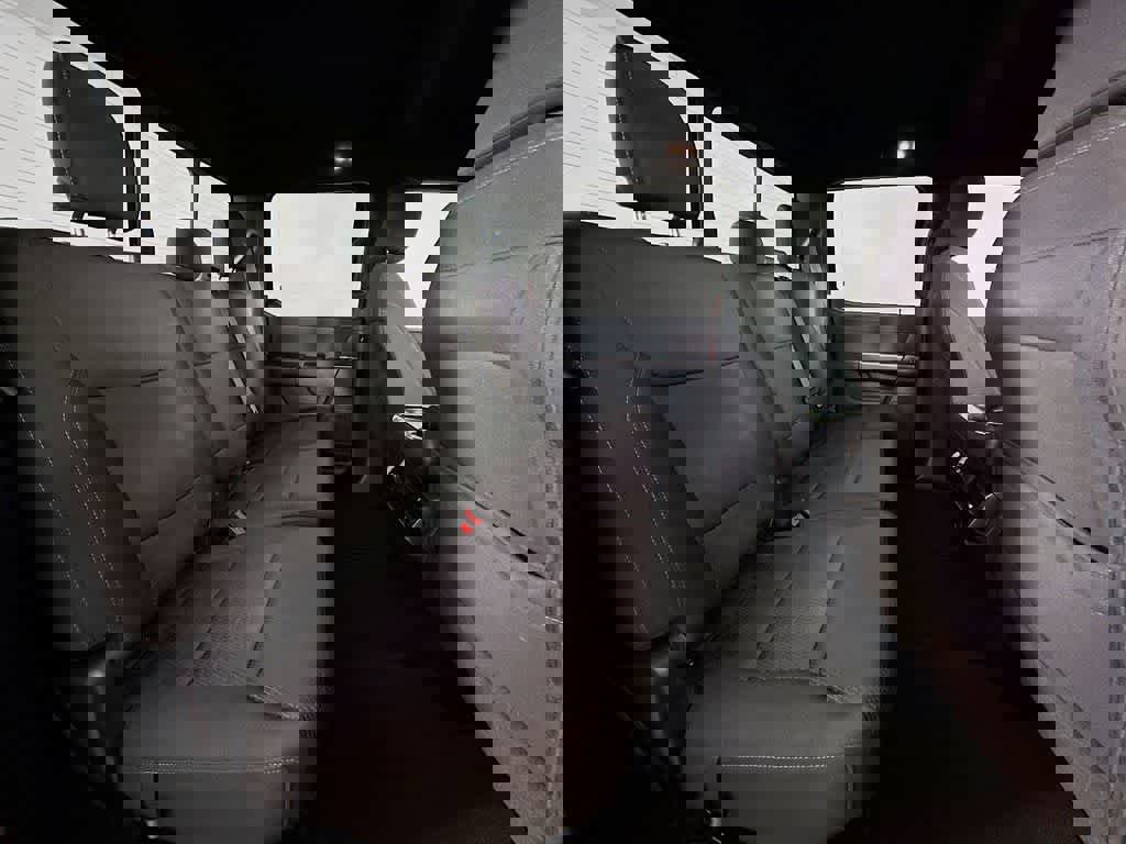 Certified 2022 Ford F150 XLT w/ Equipment Group 302A High image 31