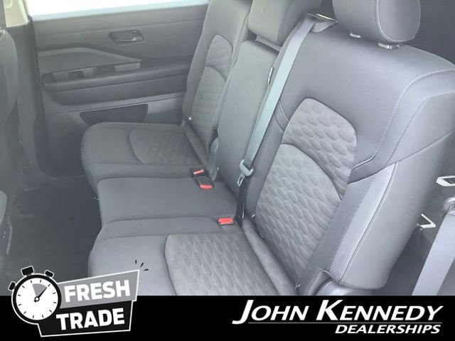 Used 2023 Nissan Pathfinder S image 27