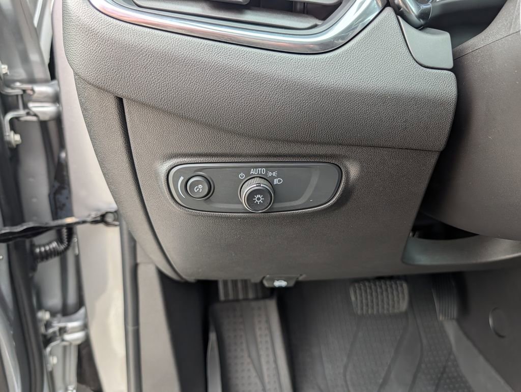 Used 2024 Chevrolet Equinox LT w/ LPO, Floor Liner Package FWD image 21