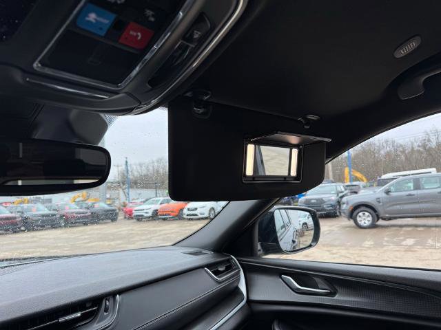 Used 2024 Jeep Grand Cherokee Altitude image 16