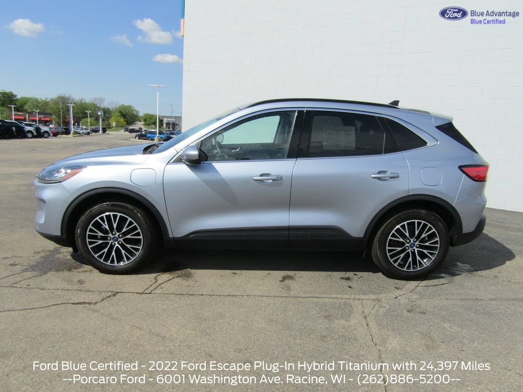 Certified 2022 Ford Escape Titanium FWD image 2