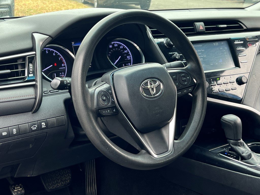 Used 2019 Toyota Camry LE image 13