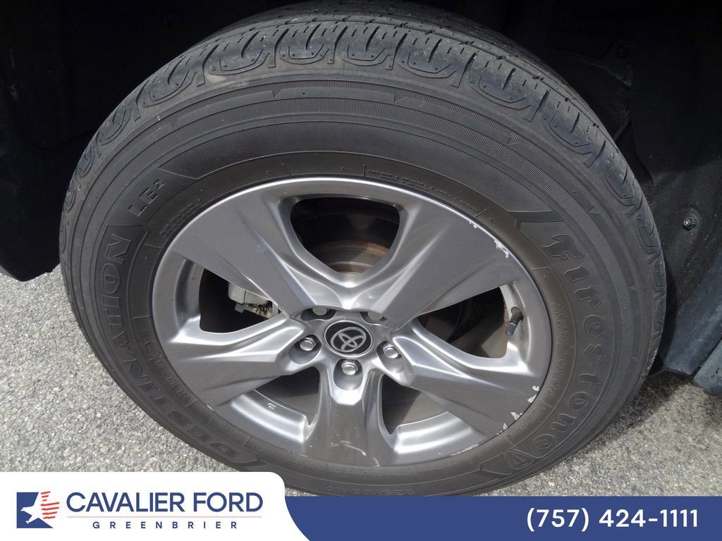 Used 2023 Toyota RAV4 XLE AWD/4WD image 10