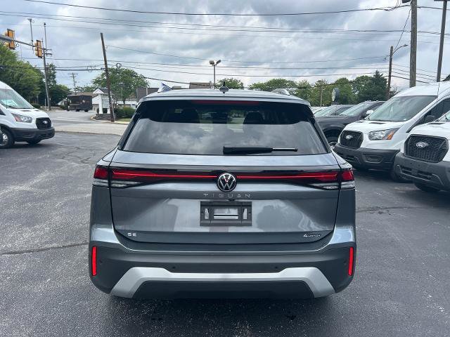 Used 2025 Volkswagen Tiguan SE AWD/4WD image 13